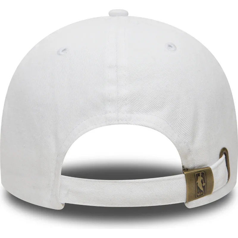 cap-izliekta-white-adjustable-strap-9forty-washed-no-chicago-bulls-nba-no-new-era