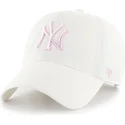 cepur-izliekta-balts-regulejams-rosa-no-new-york-yankees-mlb-no-47-brand