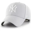 silbergraue-gebogene-snapback-kappe-new-york-yankees-mlb-mvp-von-47-brand