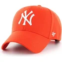 new-york-yankees-mlb-mvp-snapback-kappe-mit-gebogenem-schirm-in-leuchtendem-orange-von-47-brand