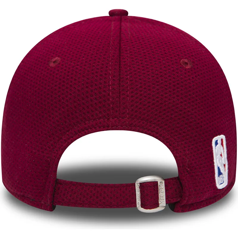 cepur-izliekta-sarkans-regulejams-9forty-mesh-no-cleveland-cavaliers-nba-no-new-era