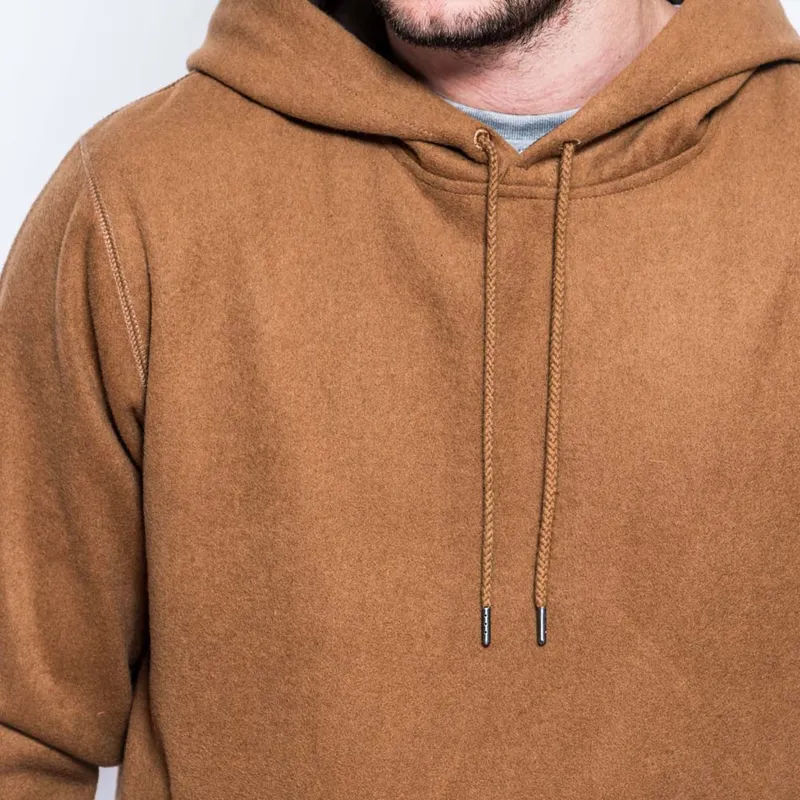 dzemperi-ar-kapuci-bruns-pullover-hoody-premium-classics-no-new-era