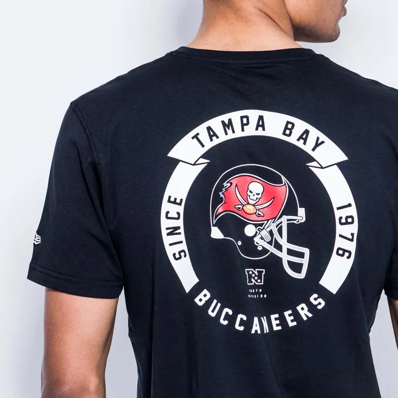 krekli-isas-piedurknes-melns-helmet-no-tampa-bay-buccaneers-nfl-no-new-era