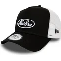schwarz-weisse-trucker-kappe-oval-script-a-frame-von-new-era