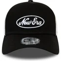 schwarz-weisse-trucker-kappe-oval-script-a-frame-von-new-era
