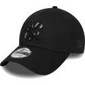verstellbare-schwarze-kappe-mit-gebogenem-schirm-und-camouflage-logo-9forty-camo-infill-der-new-york-yankees-mlb-von-new-era