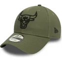 cepur-izliekta-zals-regulejams-9forty-league-essential-no-chicago-bulls-nba-no-new-era