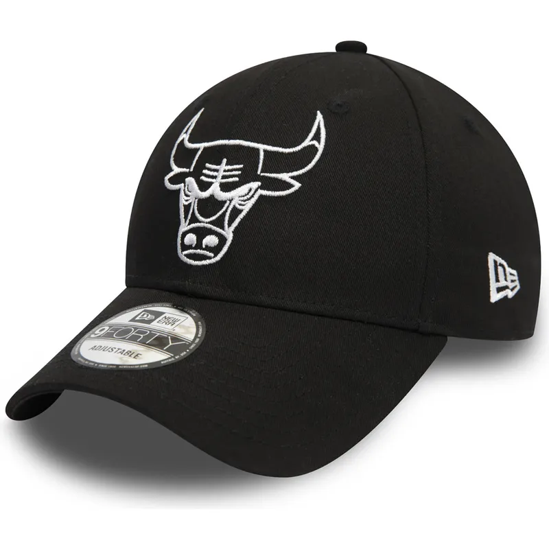 czarna-regulowana-czapka-z-zakrzywionym-daszkiem-z-bialym-logo-9forty-league-essential-chicago-bulls-nba-new-era