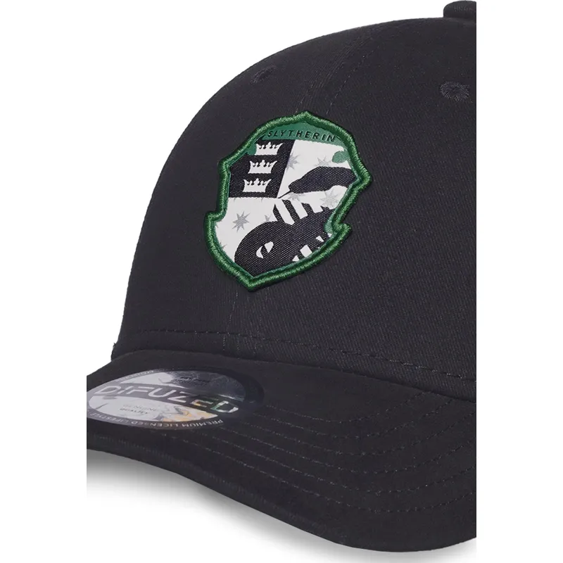 schwarze-gebogene-snapback-kappe-fur-kinder-slytherin-emblem-harry-potter-von-difuzed