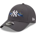 verstellbare-graue-9forty-kappe-mit-gebogenem-schirm-rose-swallow-bird-von-new-york-yankees-mlb-von-new-era
