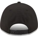 cepur-izliekta-melns-snapback-9forty-black-and-gold-no-chicago-bulls-nba-no-new-era