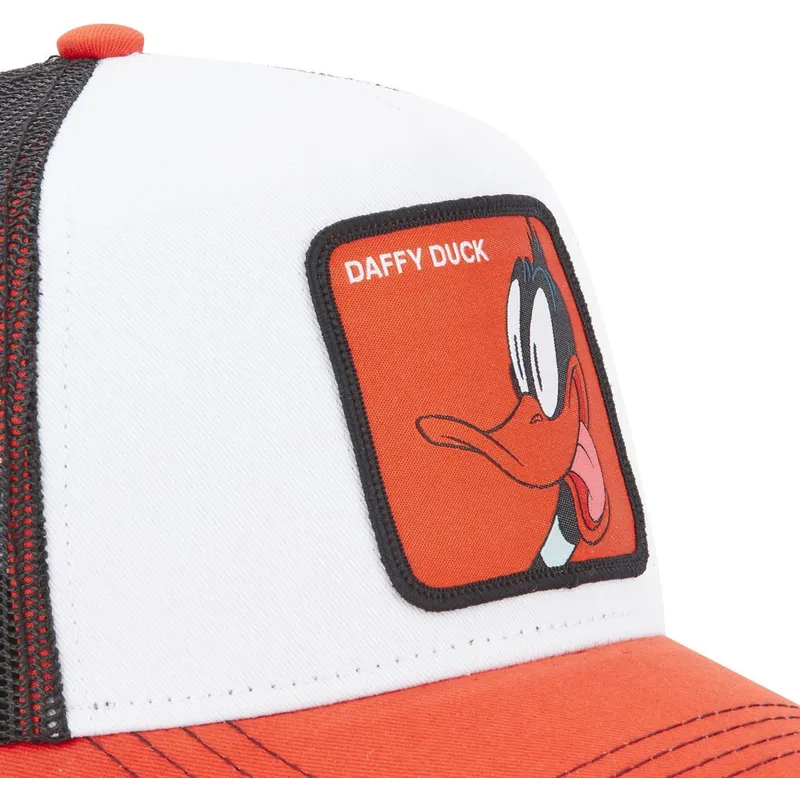 cepur-izliekta-truckeris-balts-snapback-loo5-daf1-duffy-duck-looney-tunes-no-capslab