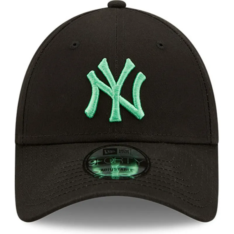 cepur-izliekta-melns-regulejams-9forty-league-essential-no-new-york-yankees-mlb-no-new-era