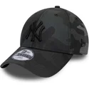 czapka-z-daszkiem-z-czarnym-kamuflazem-regulowana-dla-chlopca-z-czarnym-logo-9forty-league-essential-new-york-yankees-mlb-new-er
