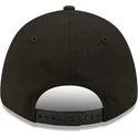 cepur-izliekta-melns-snapback-9forty-black-base-no-chicago-bulls-nba-no-new-era