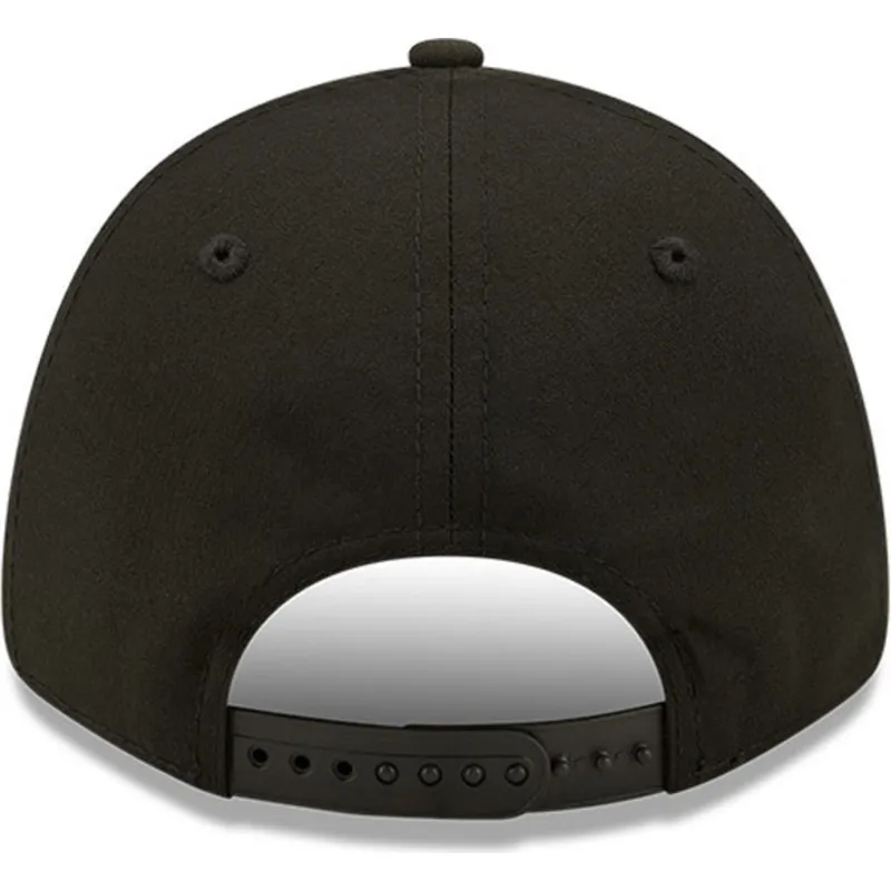 cepur-izliekta-melns-snapback-9forty-black-base-no-chicago-bulls-nba-no-new-era