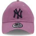 new-era-mlb-new-york-yankees-9twenty-essential-casual-classic-violette-verstellbare-kappe-mit-gebogenem-schirm-und-schwarzem-log