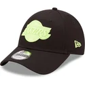 cepur-izliekta-melns-regulejams-9forty-neon-pack-no-los-angeles-lakers-nba-no-new-era
