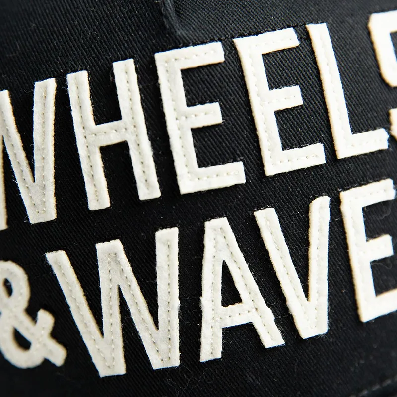 cap-izliekta-black-snapback-no-wheels-and-waves