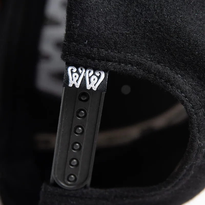 schwarze-flache-snapback-kappe-waw-ww29-von-wheels-and-waves