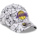 cepur-izliekta-balts-regulejams-9forty-marble-no-los-angeles-lakers-nba-no-new-era