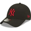 schwarze-verstellbare-kappe-mit-gebogenem-schirm-und-rotem-logo-9forty-league-essential-der-new-york-yankees-mlb-von-new-era