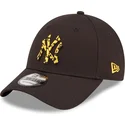 cepur-izliekta-melns-regulejams-9forty-seasonal-infill-no-new-york-yankees-mlb-no-new-era