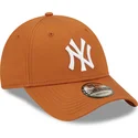 cepur-izliekta-bruns-regulejams-9forty-league-essential-no-new-york-yankees-mlb-no-new-era