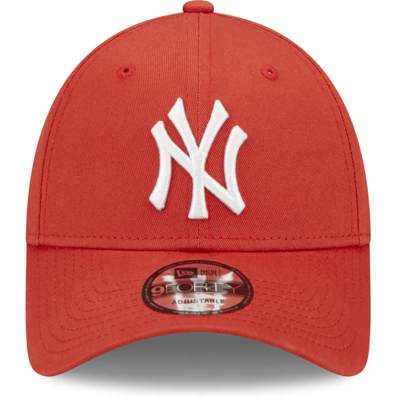 cepur-izliekta-sarkans-regulejams-9forty-league-essential-no-new-york-yankees-mlb-no-new-era
