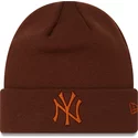 new-era-brown-logo-league-essential-cuff-new-york-yankees-mlb-brown-beanie