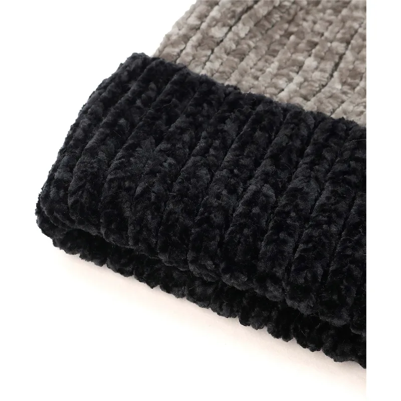 cap-pompom-black-no-puma