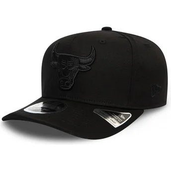 Gorra curva negra snapback con logo negro 9FIFTY Tonal Stretch Snap de Chicago Bulls NBA de New Era