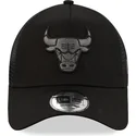 cepur-izliekta-soferis-melns-snapback-9forty-a-frame-tonal-no-chicago-bulls-nba-no-new-era