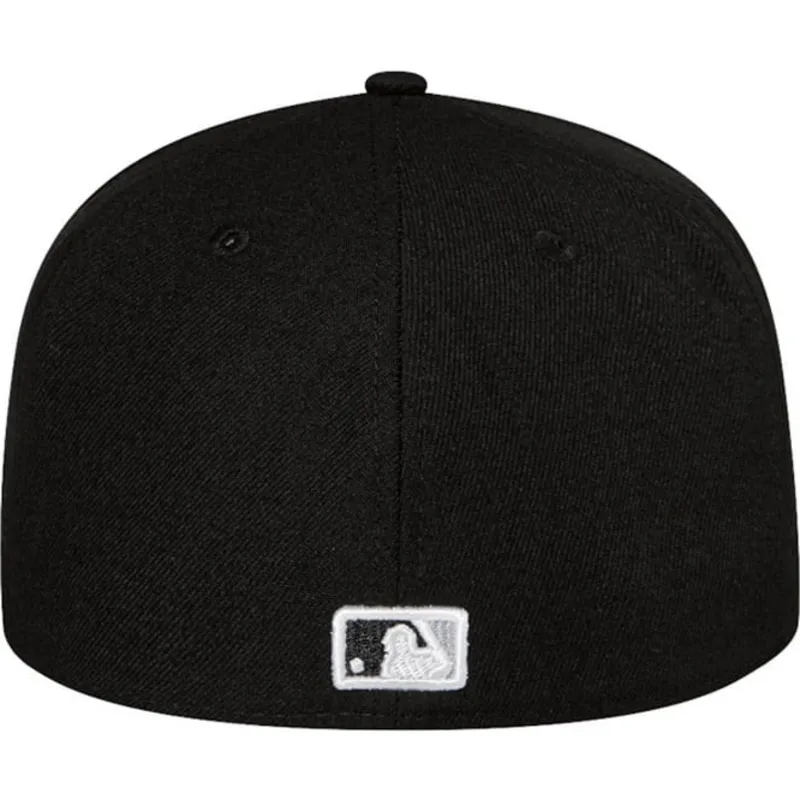 czarna-dopasowana-czapka-z-plaskim-daszkiem-59fifty-authentic-on-field-game-chicago-white-sox-mlb-new-era