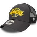 los-angeles-lakers-nba-9forty-home-field-verstellbare-graue-trucker-kappe-von-new-era