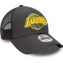 los-angeles-lakers-nba-9forty-home-field-verstellbare-graue-trucker-kappe-von-new-era