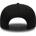 schwarze-snapback-kappe-mit-rotem-logo-9fifty-print-infill-der-chicago-bulls-nba-von-new-era