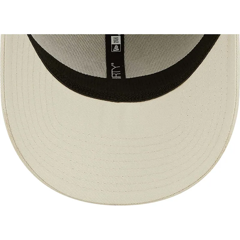 beige-gebogene-verstellbare-kappe-mit-beigem-logo-39thirty-league-essential-der-new-york-yankees-mlb-von-new-era
