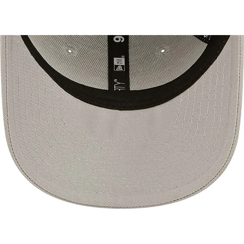 cap-izliekta-beige-adjustable-strap-berniem-9forty-league-essential-no-chicago-white-sox-mlb-no-new-era