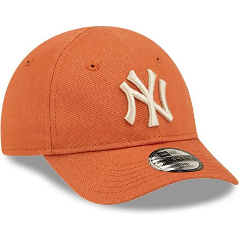 cepur-izliekta-oranzs-regulejams-berniem-9forty-league-essential-no-new-york-yankees-mlb-no-new-era