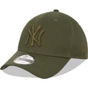 grune-gebogene-snapback-kappe-mit-grunem-logo-9forty-league-essential-der-new-york-yankees-mlb-von-new-era