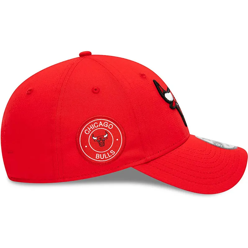 cepur-izliekta-sarkans-regulejams-9forty-team-side-patch-no-chicago-bulls-nba-no-new-era