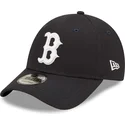 marineblaue-verstellbare-kappe-mit-gebogenem-schirm-und-weissem-logo-9forty-league-essential-der-boston-red-sox-mlb-von-new-era