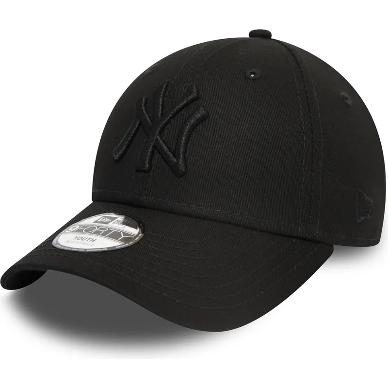 svart-bojd-justerbar-keps-for-barn-med-svart-logotyp-9forty-league-essential-fran-new-york-yankees-mlb-av-new-era