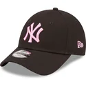 cepur-izliekta-melns-regulejams-berniem-rosa-9forty-league-essential-no-new-york-yankees-mlb-no-new-era