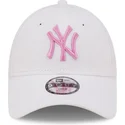 cepur-izliekta-balts-regulejams-berniem-rosa-9forty-league-essential-no-new-york-yankees-mlb-no-new-era