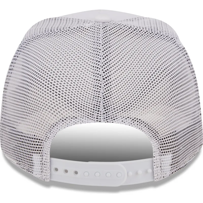 cap-izliekta-white-snapback-a-frame-no-bob-esponja-no-new-era