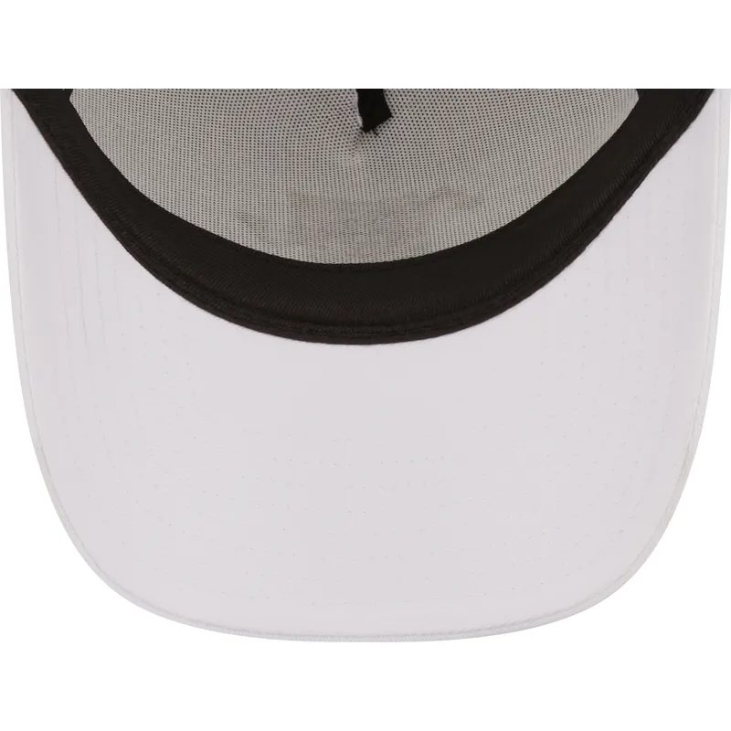 cap-izliekta-white-snapback-a-frame-no-bob-esponja-no-new-era