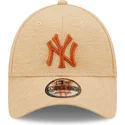 gorra-curva-marron-ajustable-con-logo-marron-9forty-jersey-essential-de-new-york-yankees-mlb-de-new-era