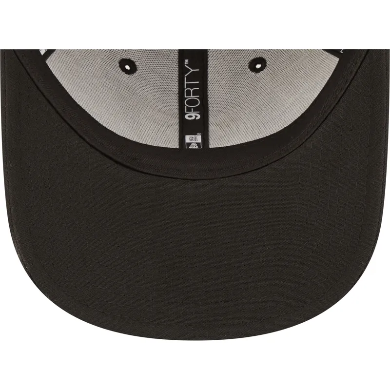 schwarze-verstellbare-curved-cap-9forty-repreve-monochrom-der-chicago-bulls-nba-von-new-era